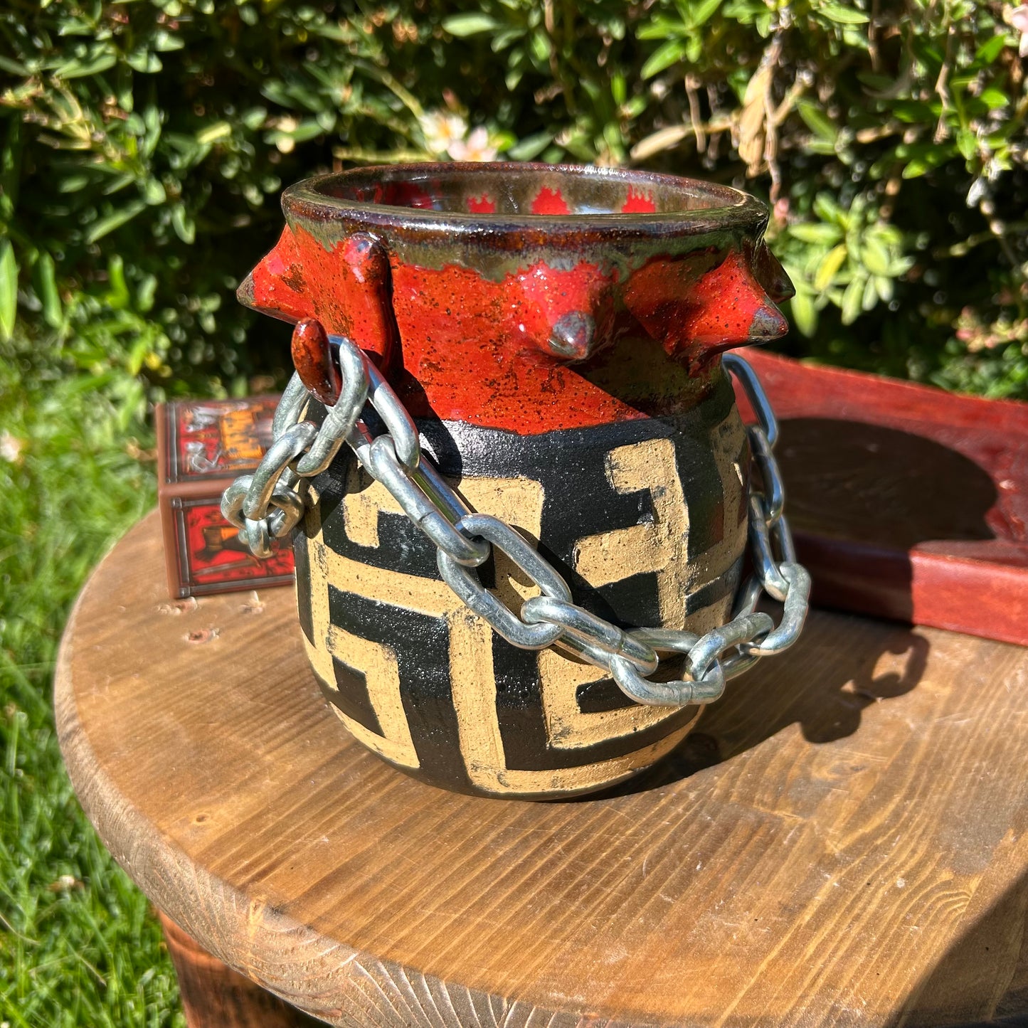 Chained Maze Vase