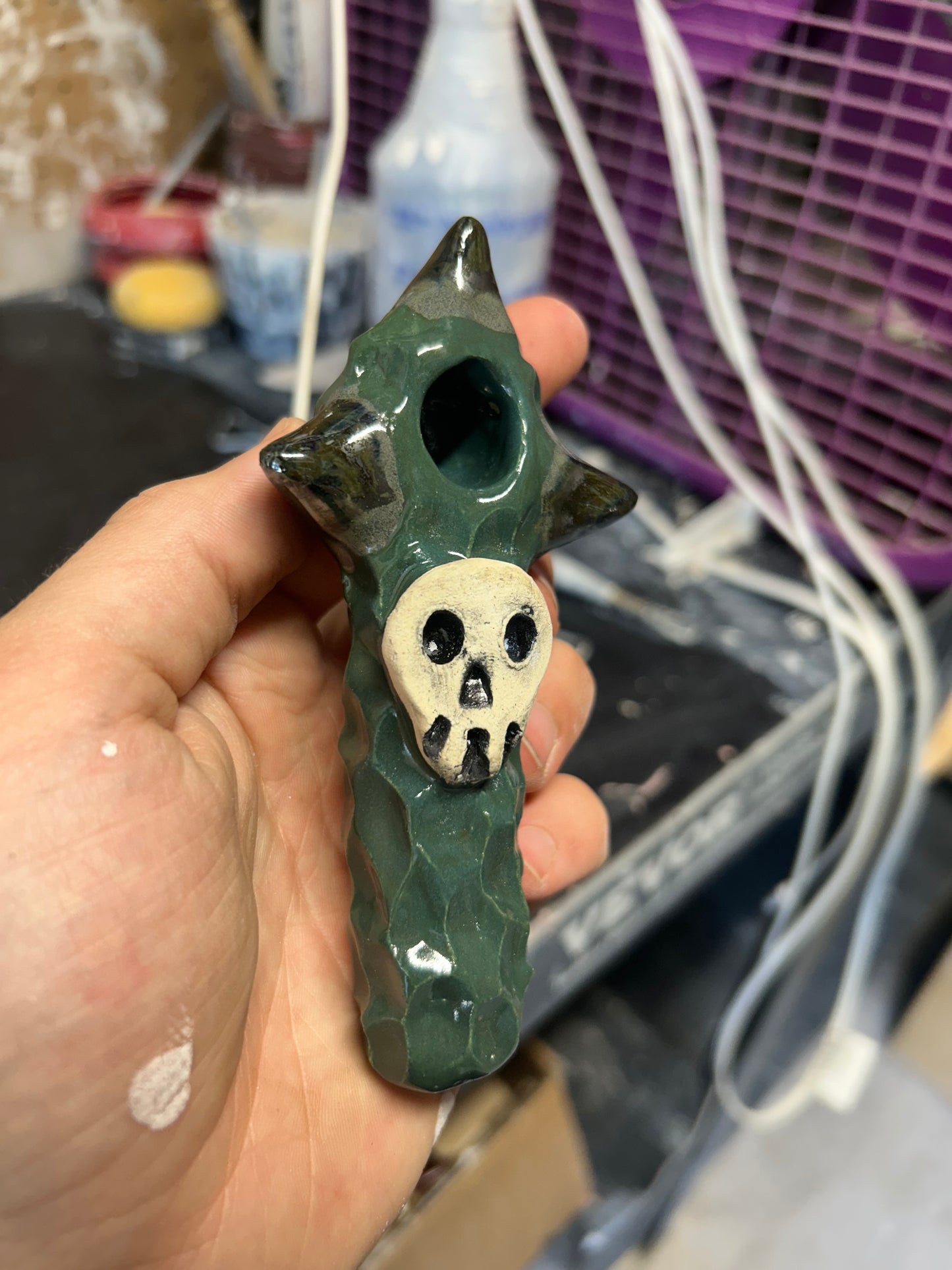 Spiky Skull Pipe