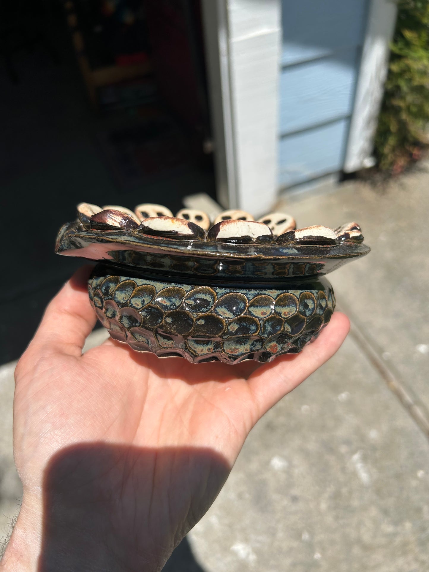 Skull Gala Ashtray 2
