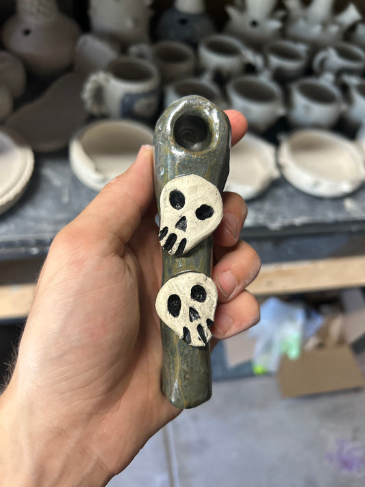 Double Skull Pipe