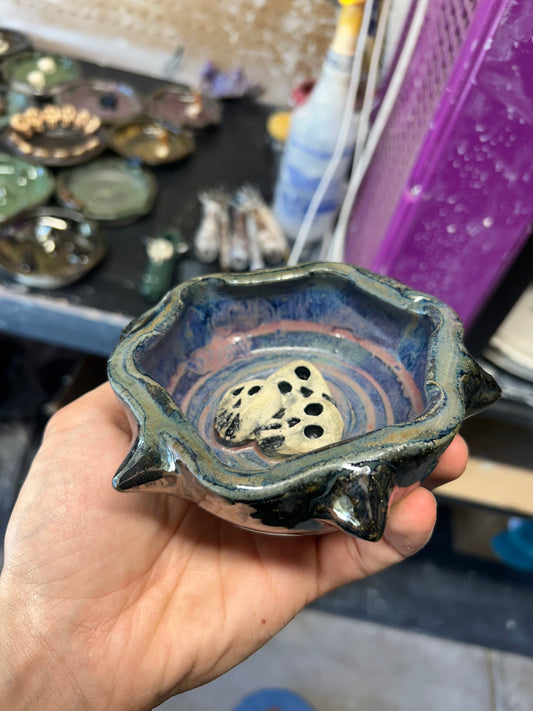 Spiky Skullstack Ashtray 2