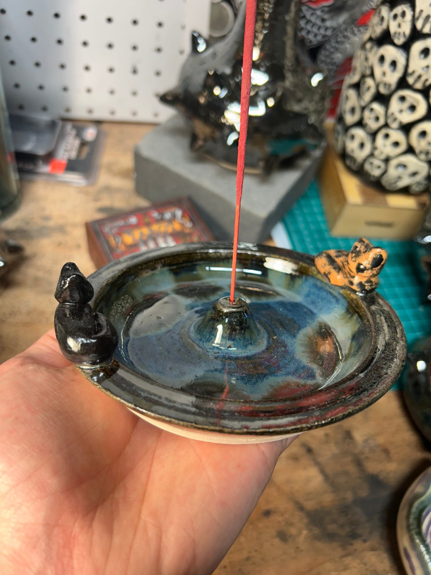 Double Cat Incense Holder