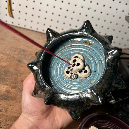 Spiky Skullstack Incense Holder 1