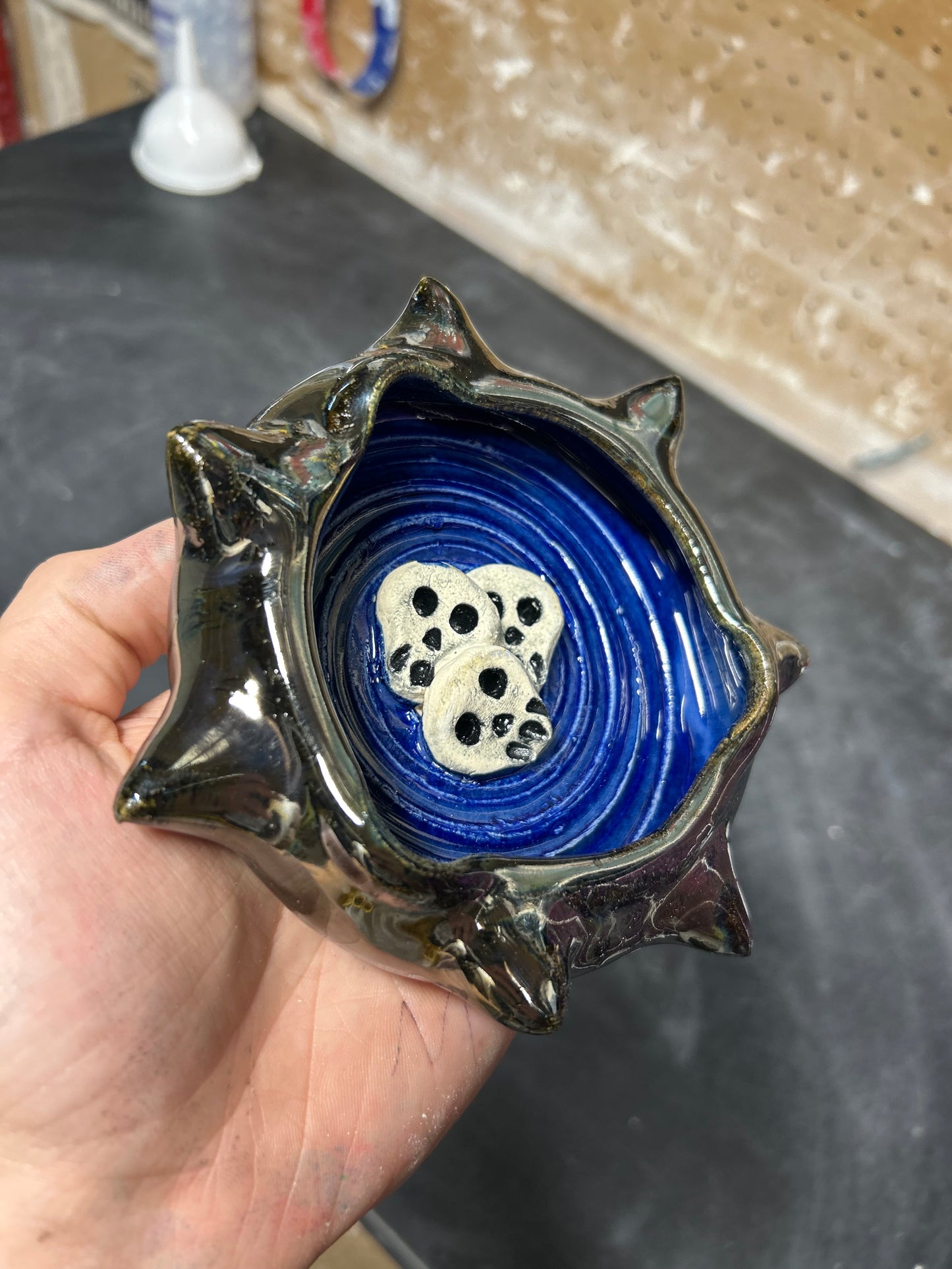 Spiky Sapphire Skullstack Ashtray