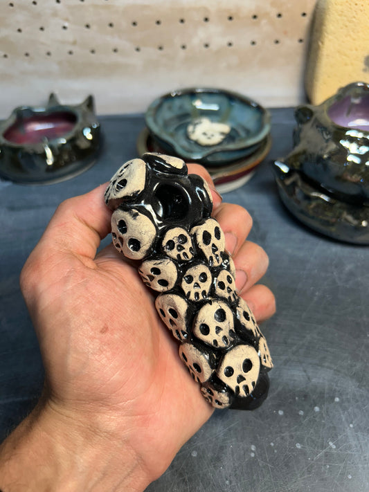 Skull Gala Pipe 1