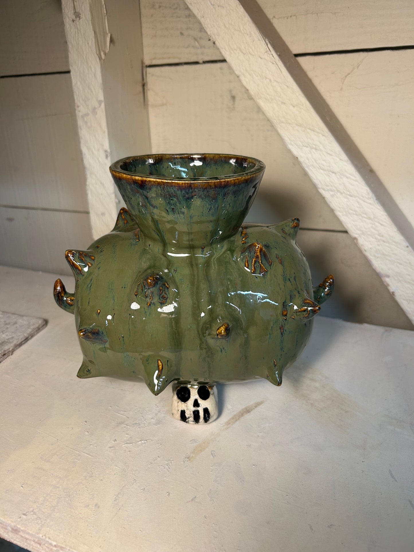 Vase on Skulls