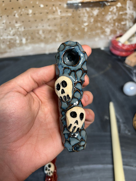 Double Skull Pipe 1